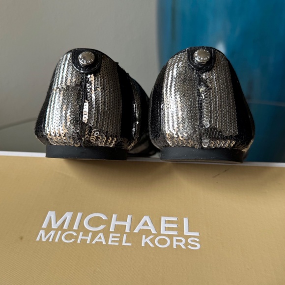 MICHAEL Michael Kors ARIANNA Black&Silver SEQUIN Stripe Flats = US6.5 - Picture 6 of 8